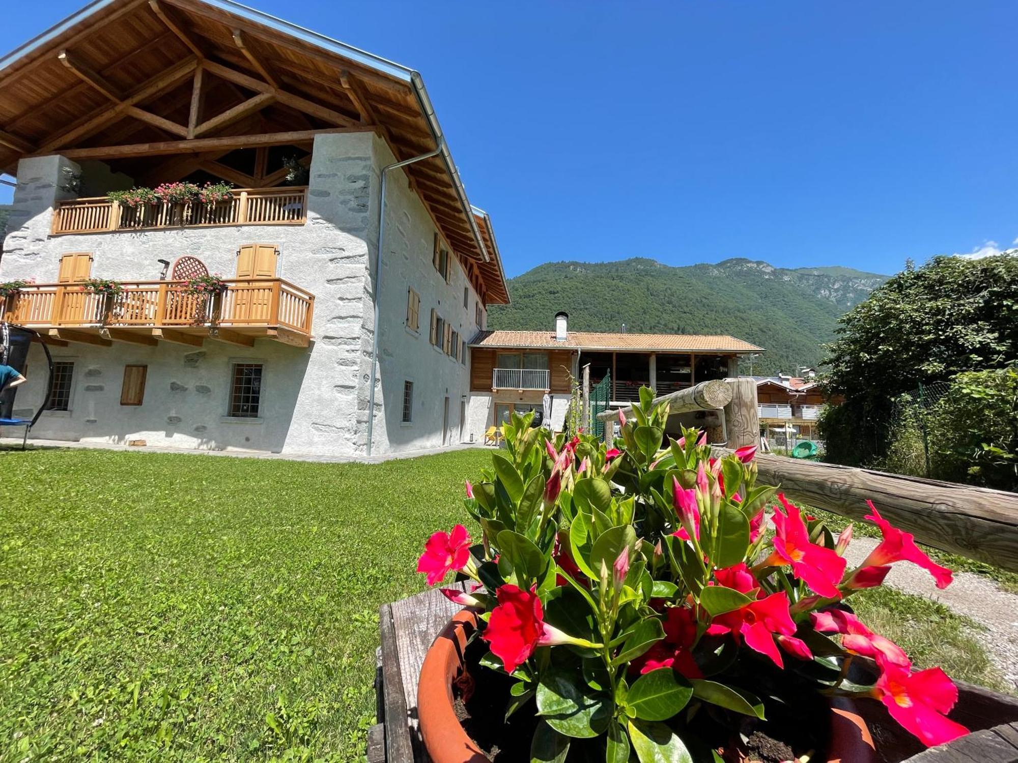 La Lesivera Bed And Breakfast Tione di Trento Exterior foto
